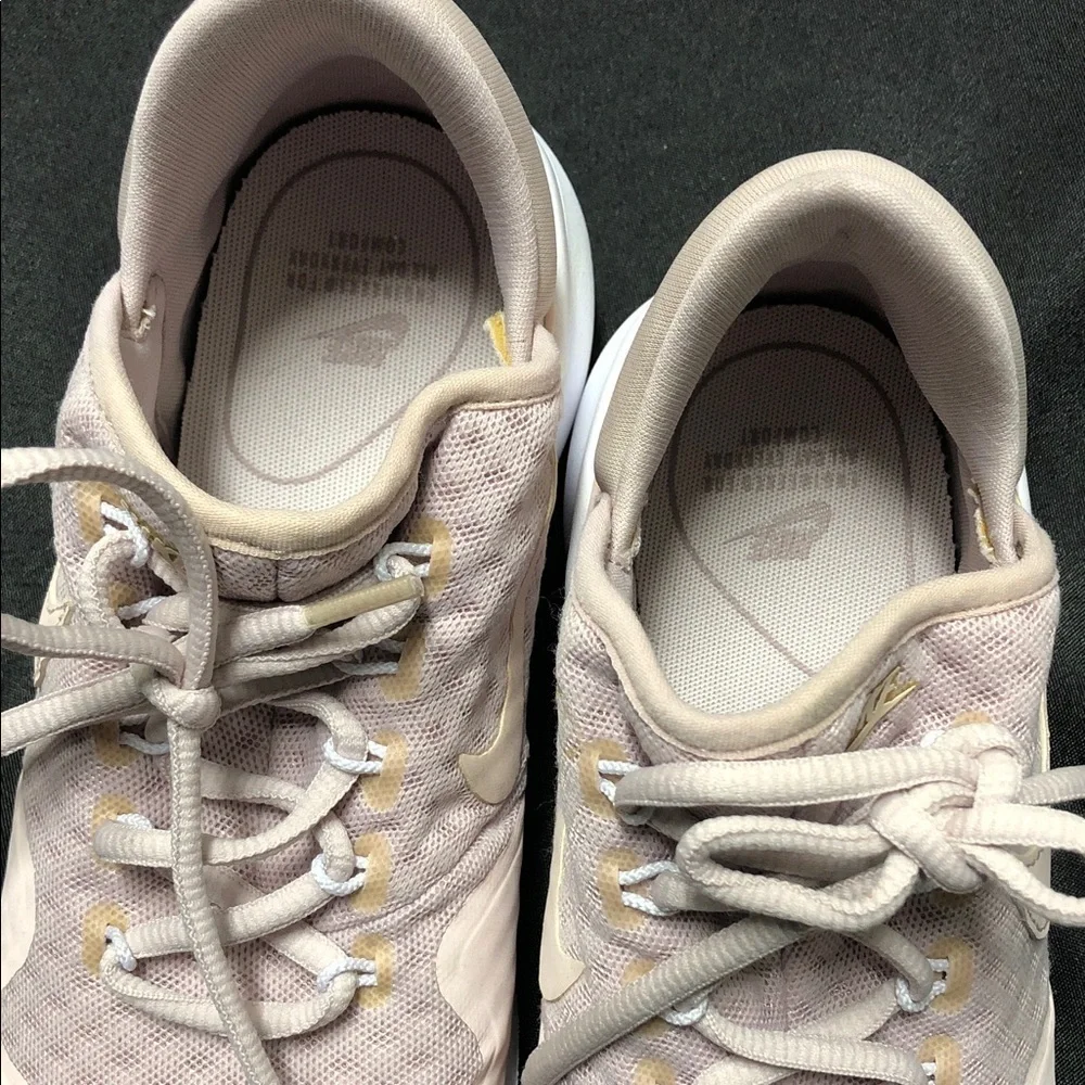 Nike Women's Soft Pink Mesh Sneakers